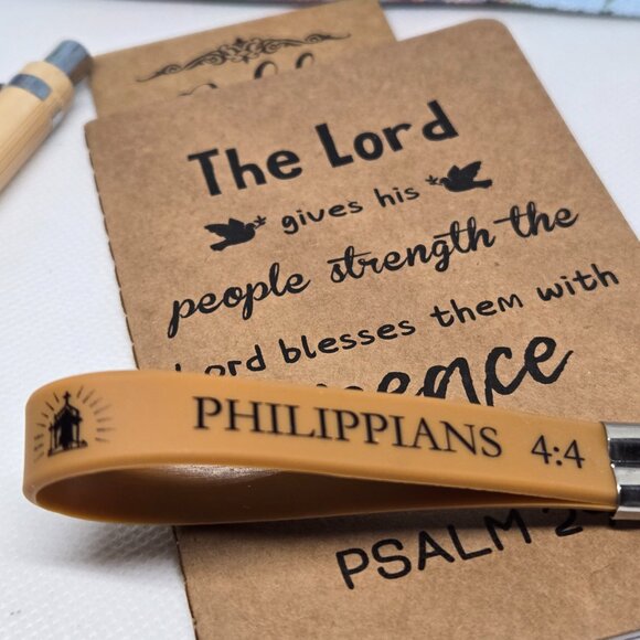 NEW INSPIRATIONAL FAITH CANVAS POUCH, NOTEPAD, PEN, BOOKMARK & KEYCHAIN GIFT SET - Picture 5 of 10